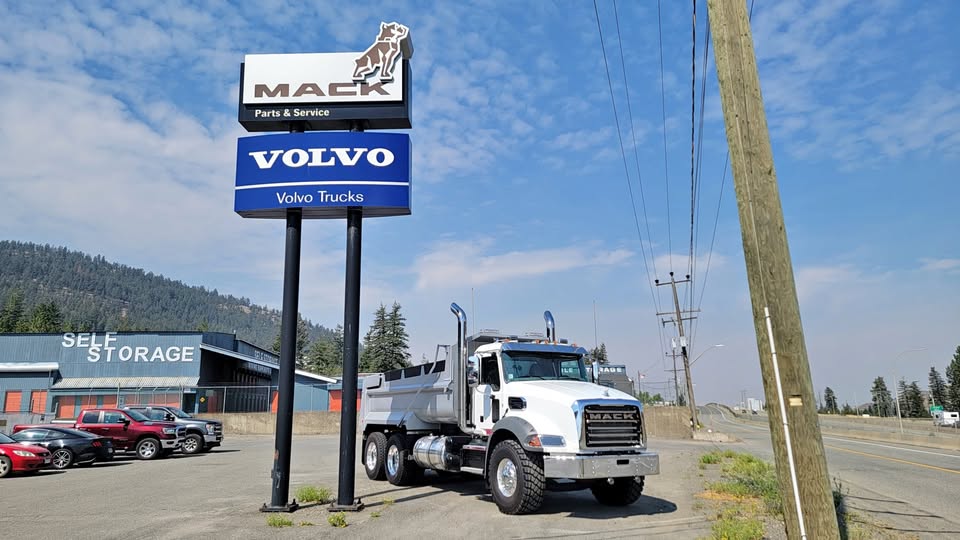 2026 MACK GRANITE 2026 MACK GRANITE - image 2 of 3