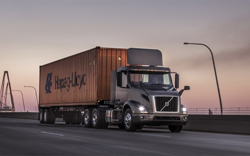 Volvo Trucks VNR 300 Volvo Trucks VNR 300 - image 3 of 4