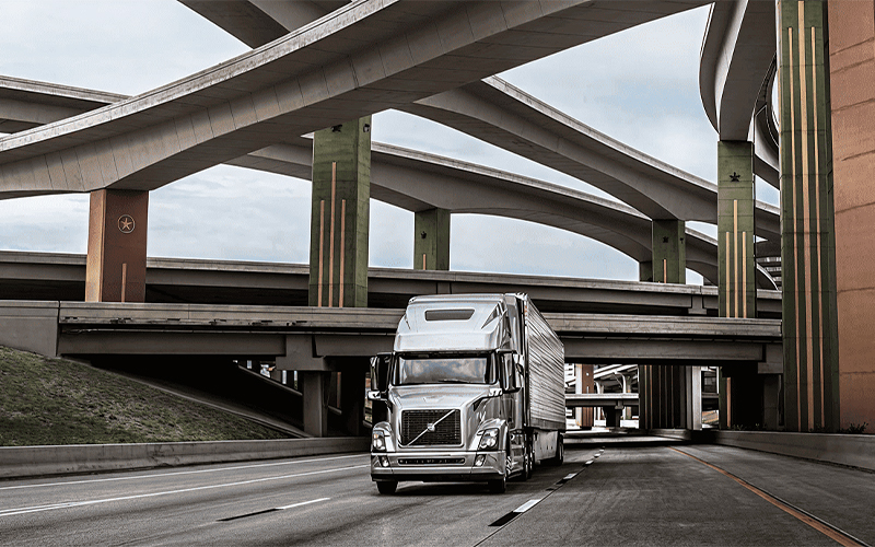 Volvo Trucks VNR 660 Volvo Trucks VNR 660 - image 2 of 4