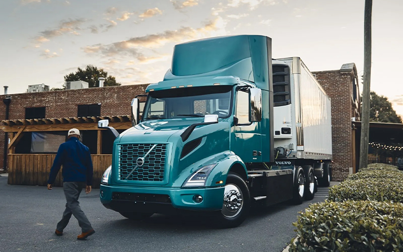 Volvo 6x4 Straight Truck Volvo 6x4 Straight Truck - image 3 of 4