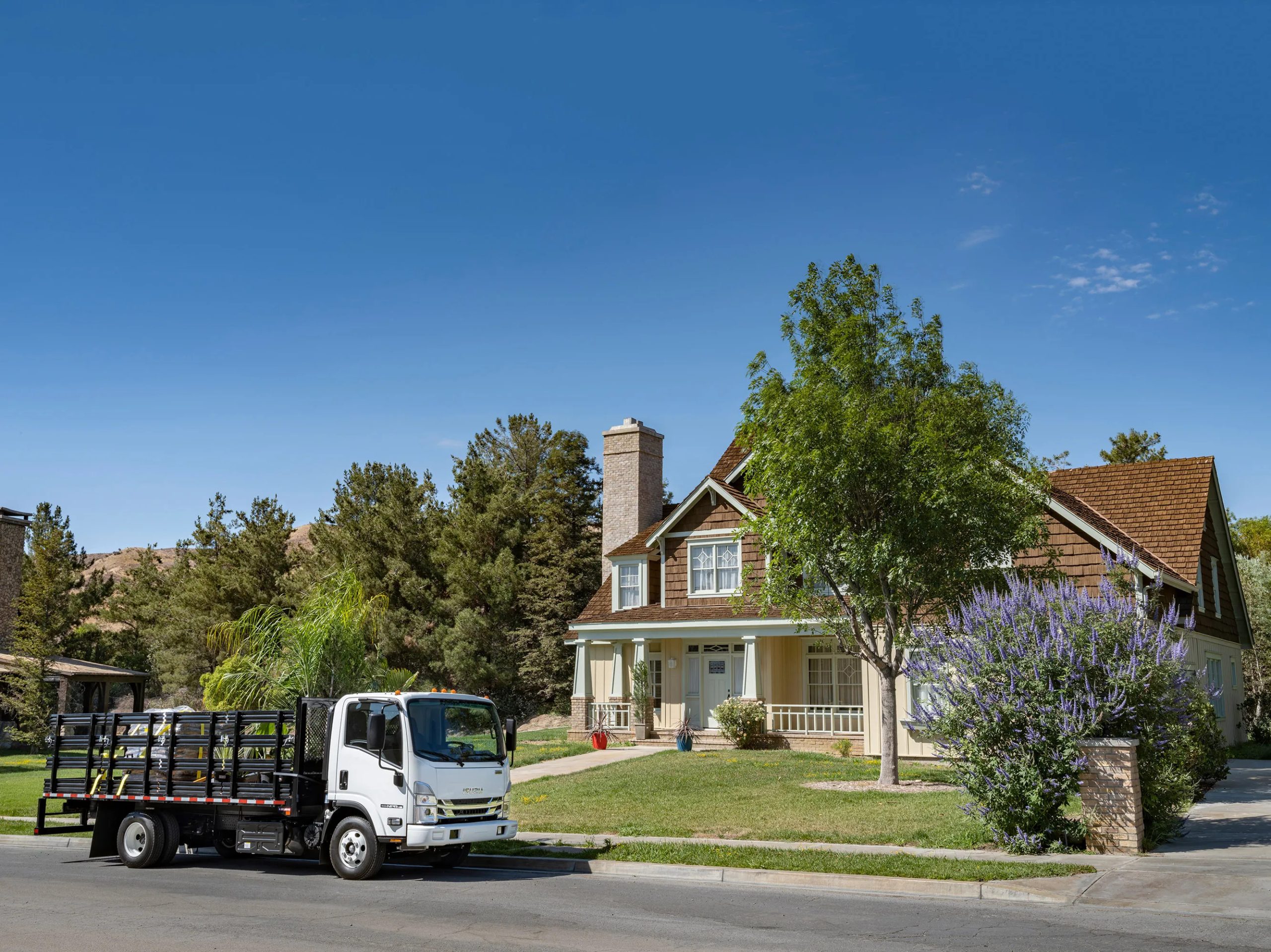Isuzu NPR-HD Diesel NPR_Curbside_2a_LowRes Isuzu NPR-HD Diesel NPR_Curbside_2a_LowRes