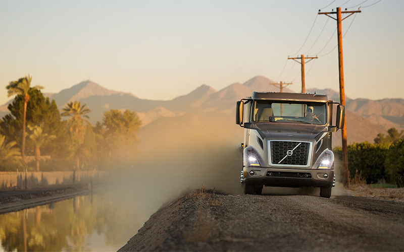 Volvo VNR 660 Volvo VNR 660 - image 2 of 4